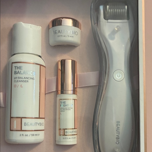 GloPRO Microneedling Regeneration Facial Tool Set - White & Pink NIB BeautyBio - Picture 3 of 5